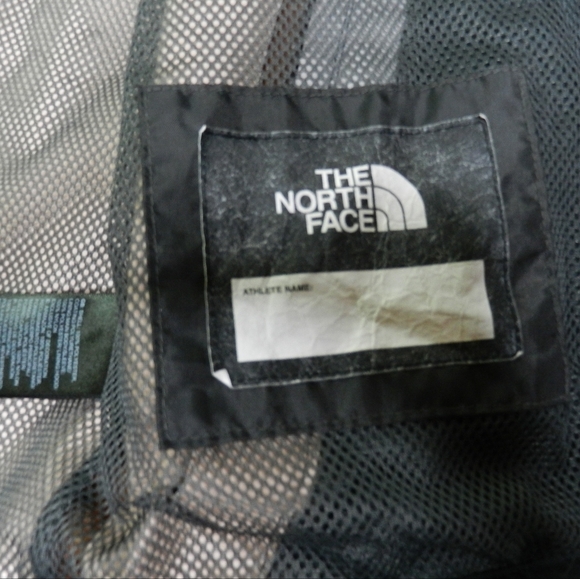 The North Face Jacket Boys Medium Black Mesh Lined Winter Outerwear Skiing - Picture 8 of 14